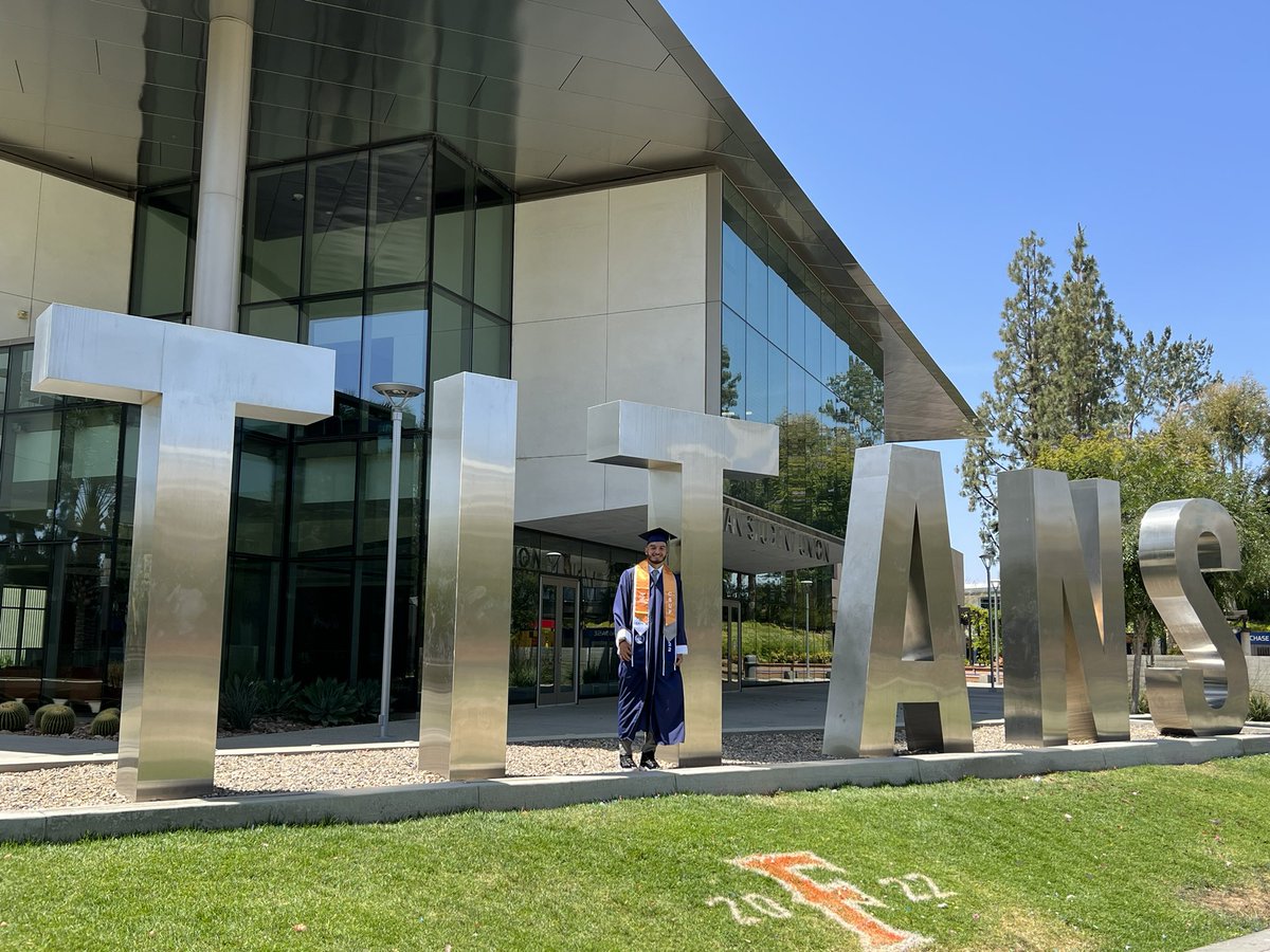 rydon42499's tweet photo. It’s been a journey but he NEVER gave up! Beyond PROUD of you Isiah, Love you pops! 👨🏻🎓🥳🙌🏻
#csuf #firstgenerationcollegegrad #Godsplan https://t.co/CpA5m2VdmR