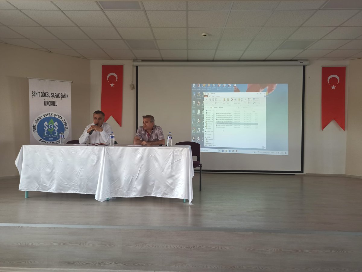 Osmangazi_MEM's tweet photo. İlçe Milli Eğitim Müdürü @GurhanCokgezer başkanlığında Şube Müdürü @kahraman47_s ve İlçemiz bünyesindeki  İlkokul Müdürlerinin katılımıyla Şehit Göksu Şafak Şahin İlkokulu Toplantı Salonunda 2022 yılı 2.dönem değerlendirme toplantısı yapıldı
@tcmeb ,@Ali_Partal ,@serkangur_bursa https://t.co/UqryG2Er2A