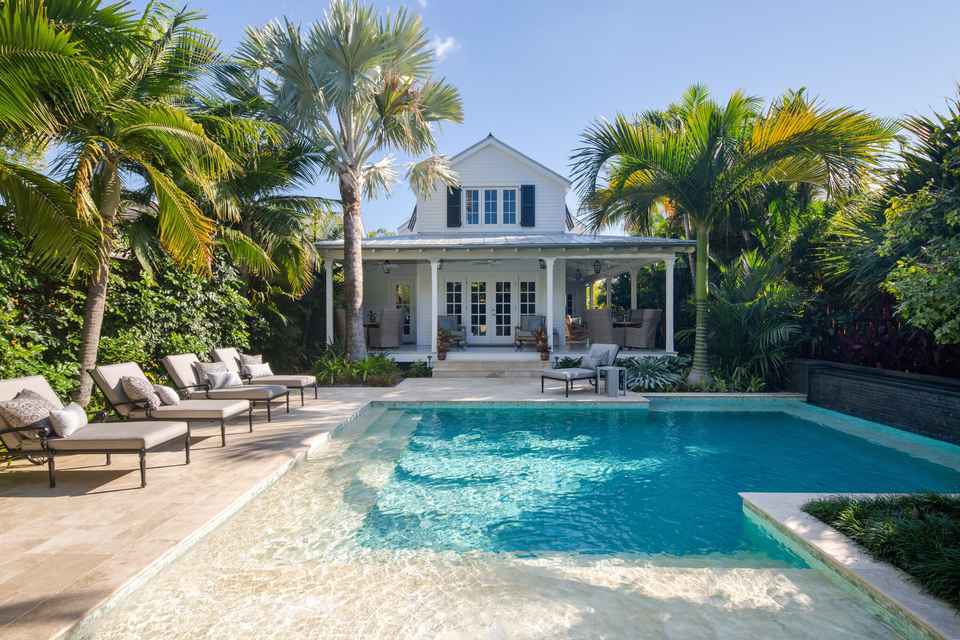 amyfwainwright's tweet photo. Have you ever wondered if a pool patio should wrap all the way around a pool or if one or two sides are okay? https://t.co/bz0WSXzRMm has your answers💦 https://t.co/8veb88MvGU
awainwright@viprealty.com #amywainwright #viprealty #vcb #sanibelisland #florida #swflorida https://t.co/Wk5HLPaeQ0