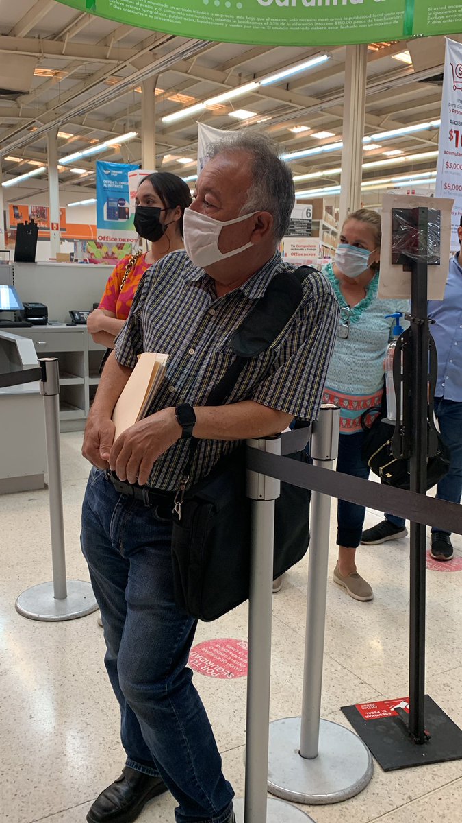 ManuelFelix01's tweet photo. @OfficeDepotMex  el servicio del área de copias es deficiente, como es posible que para sacar una copia se tenga que esperar 1 hr https://t.co/Ej4QnyImwD