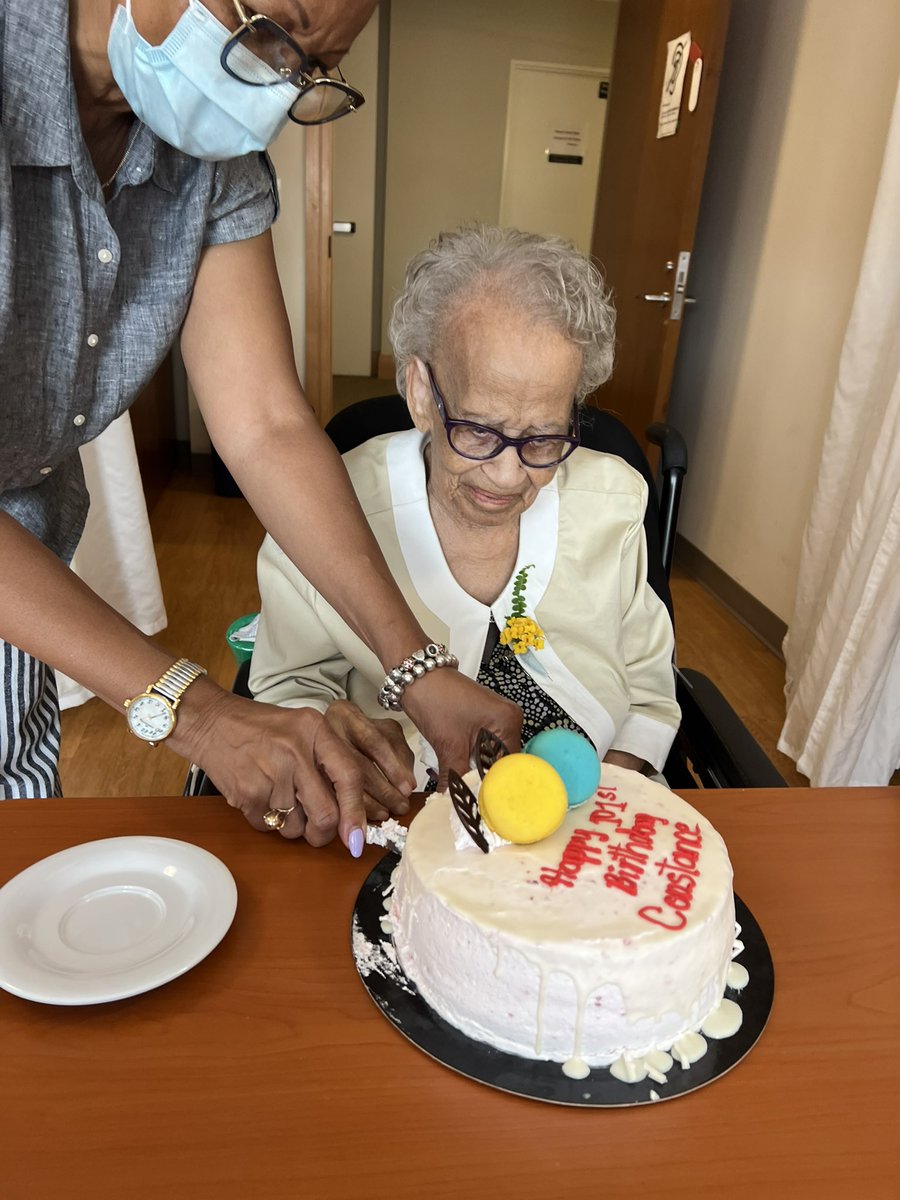 Shari_RO's tweet photo. My grandma (also one of my favourite humans) is 101 years old today. That’s it. That’s the tweet. https://t.co/UnsF3WqovN