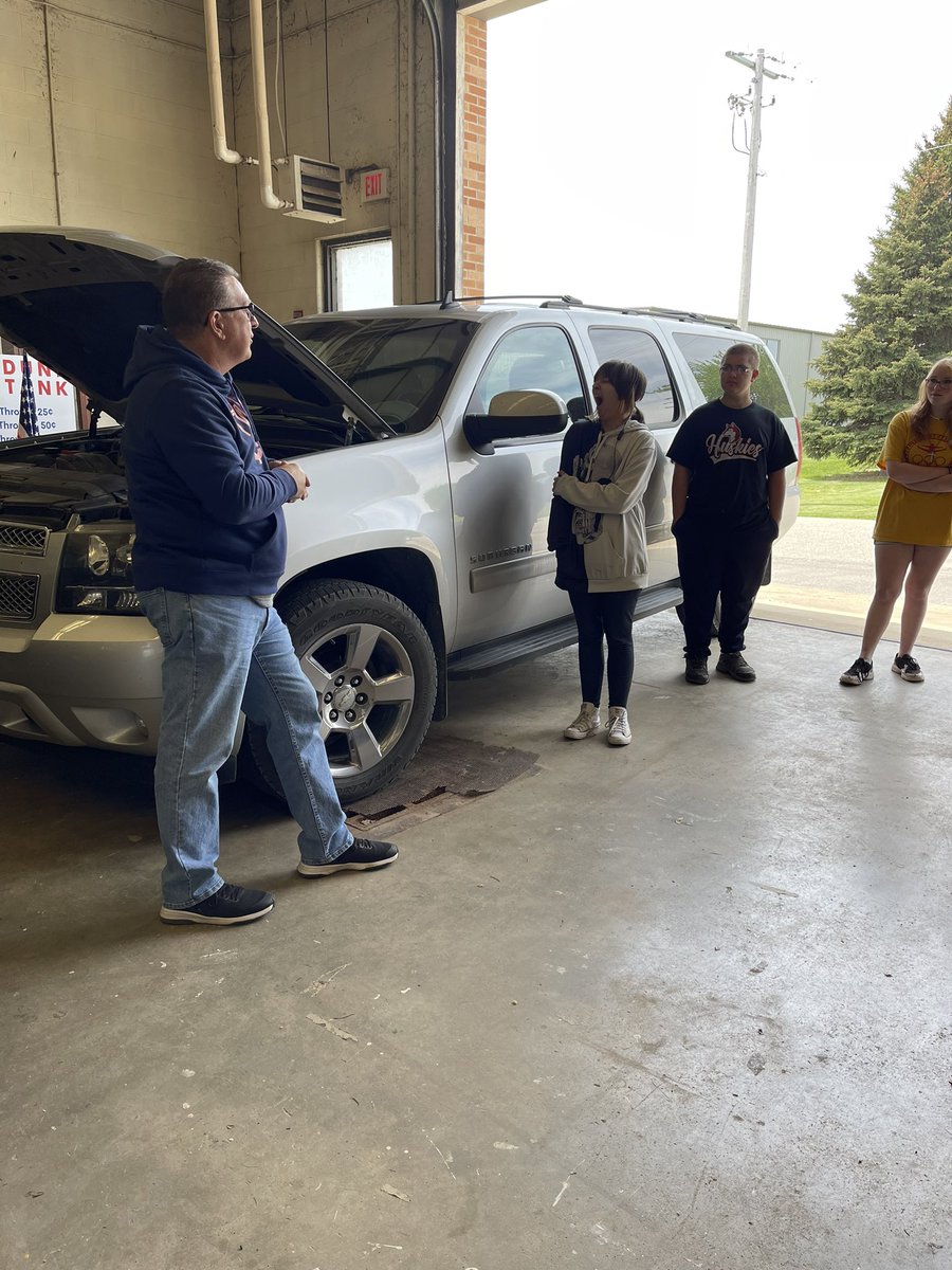 Huge shout out to Mr. Lindaman for sharing some of his knowledge from his time as an auto mechanics and as a mechanic! #huskyNProud