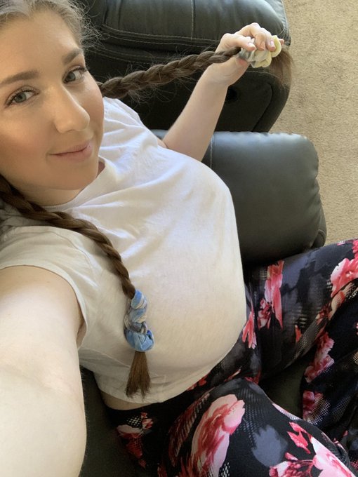 Happy Monday!  250 RTs and I'll post the topless version of these photos. https://t.co/axm0ckuzpm<a href="/tag/rt"class="tags"><span>#rt</span></a>