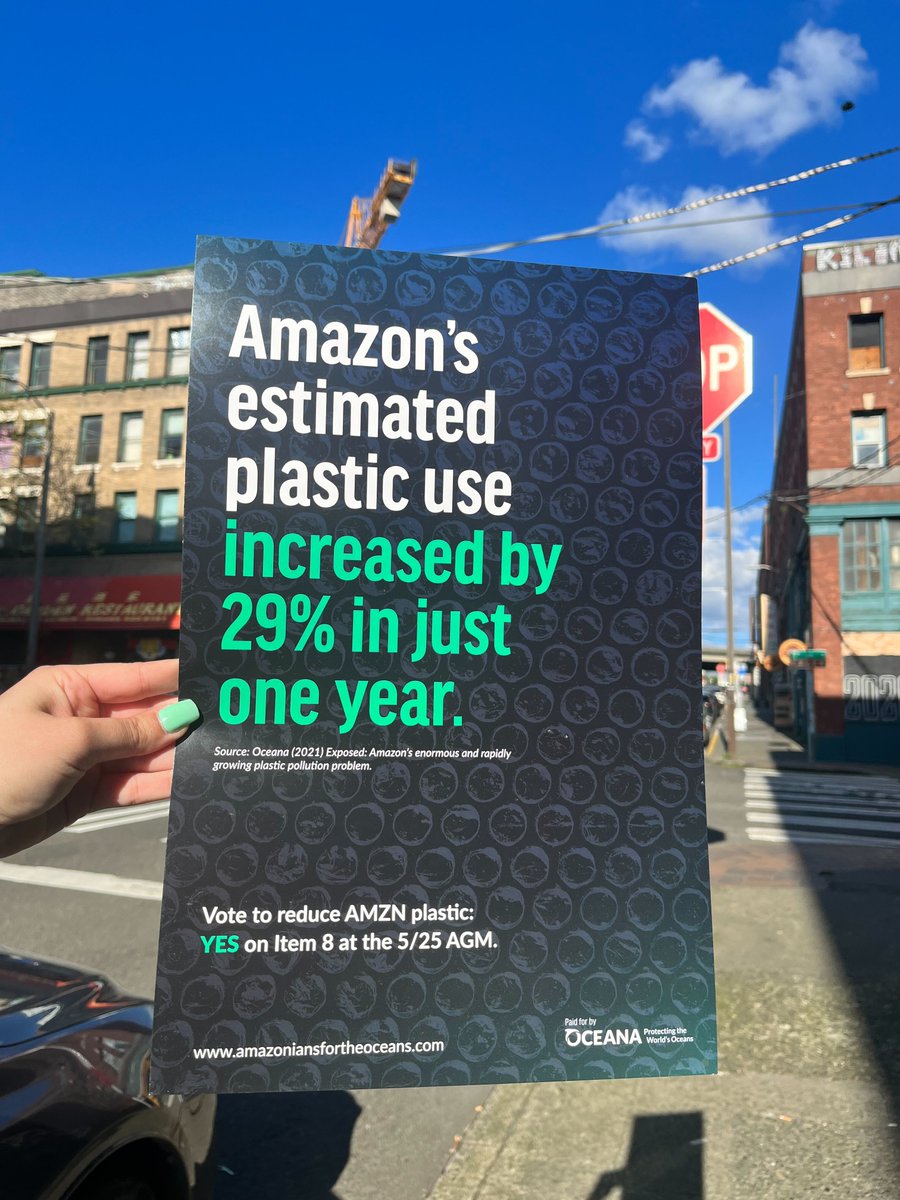 Oceana_Andy's tweet photo. [3/3] @oceana has been on the ground in Seattle - @amazon's home turf - gathering support for the resolution. #PlasticFreeAmazon  https://t.co/Q8Vy2If7A7 https://t.co/hQOrYYZuOa