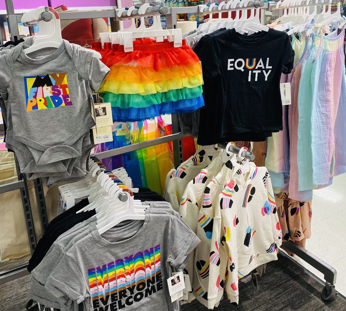GraceAtTarget's tweet image. Happy Pride from 623 🌈 ✨ @_TheNickOwens @JenPeters77 @ToledoTarget @MelbaBaldesari @KyHolston @aleahmarie19 @settoselltarget