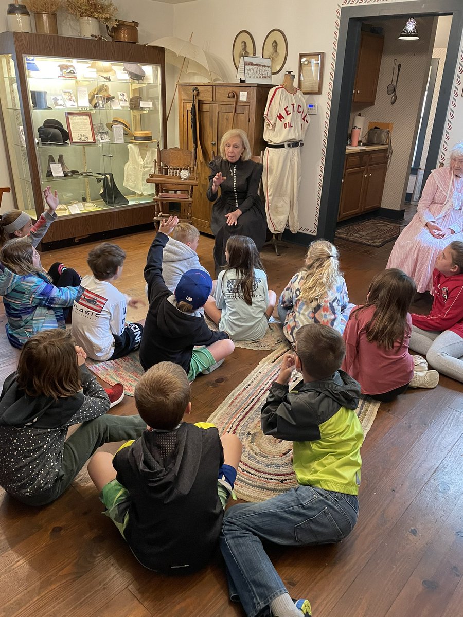 Lilybre33's tweet photo. Waterville Walking Tour!
@awlswa #thirdgrade #fieldtrip #historyrocks https://t.co/nJyUrmJHYE