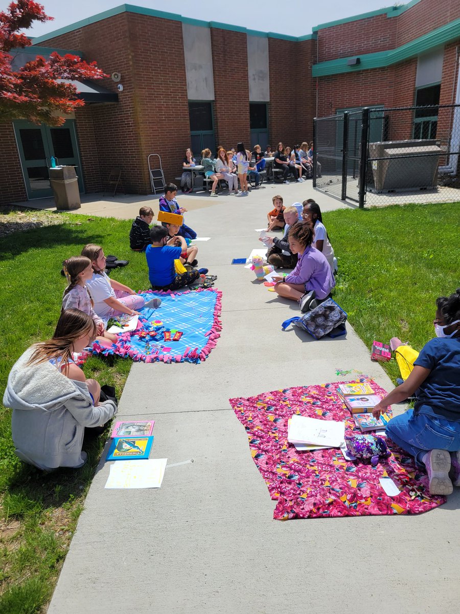 miner_jenn's tweet photo. Economic standards brought to life in the month of May. Students earned money, paid bills and earned bonuses. Final activity was a flea market. Students bought and sold items with money earned this month. #AvonisALLin @MelissaMcColl16 @NikkiHarrisonME https://t.co/1cst0TXqDC