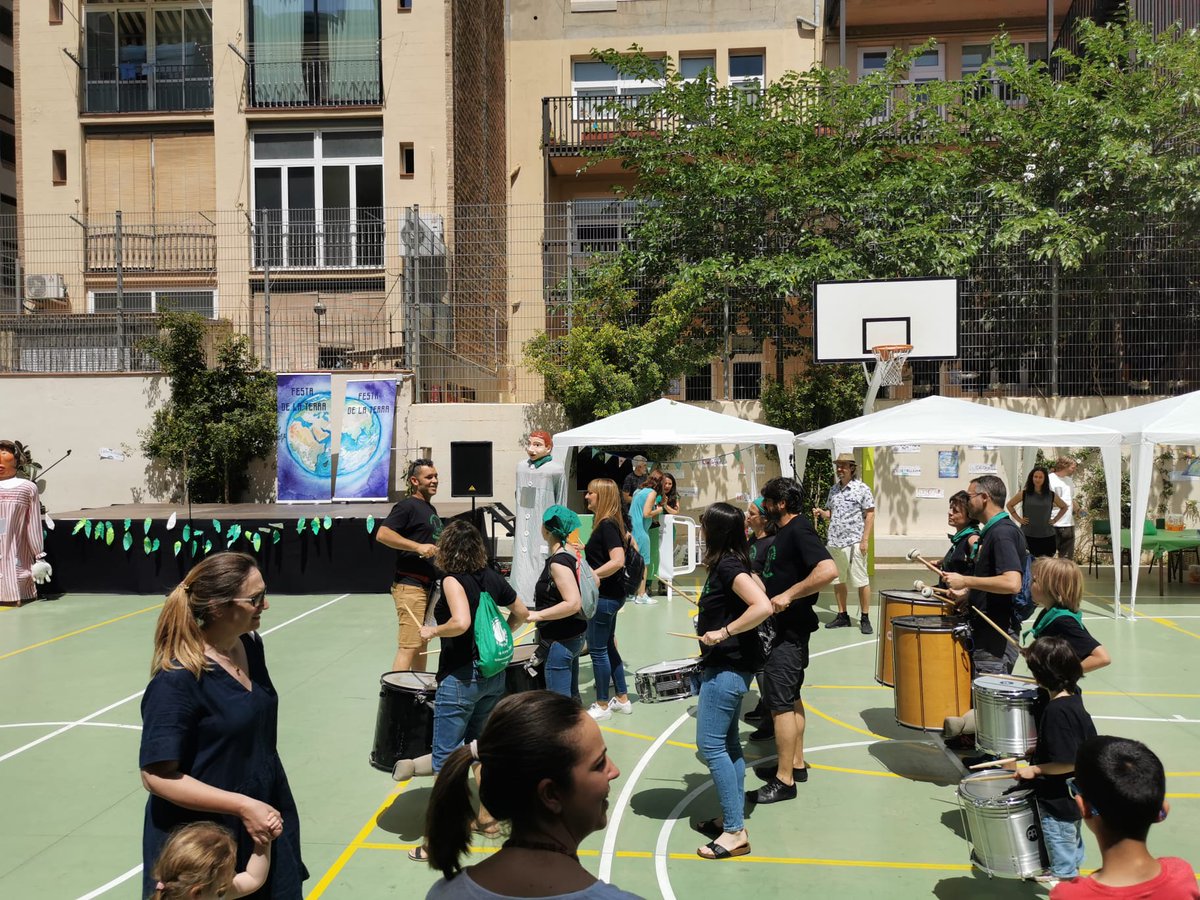 Ahir vam participar a la festa de la Primavera organitzada per l'AFA de l'escola <a href="/VedrunaGracia/">Vedruna Gràcia</a>