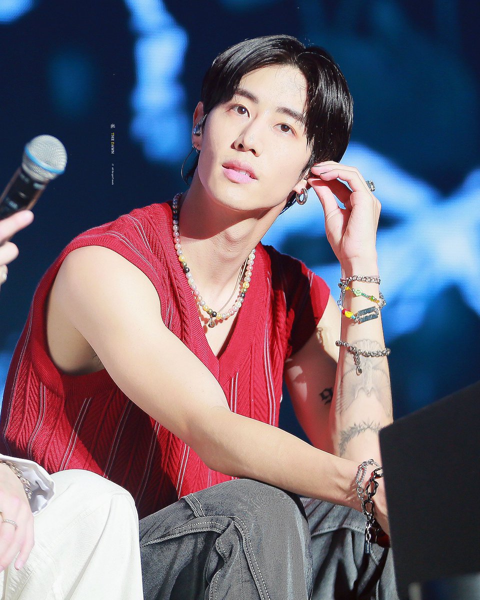 TheDawn0904's tweet photo. ☀️220521☀️ 
 GOT7 IS OUR NAME💚🐰
 @marktuan 

#갓세븐  #GOT7  
#마크 #MARK  #GOT7_NANANA https://t.co/PVI2tNT9QW
