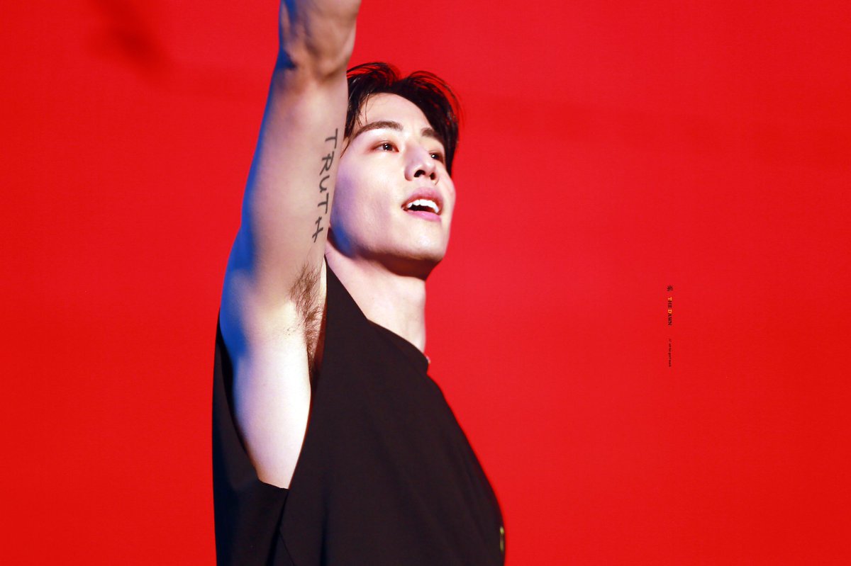 TheDawn0904's tweet photo. ☀️220521☀️ 
 GOT7 IS OUR NAME💚🐰
 @marktuan 

#갓세븐  #GOT7  
#마크 #MARK  #GOT7_NANANA https://t.co/PVI2tNT9QW