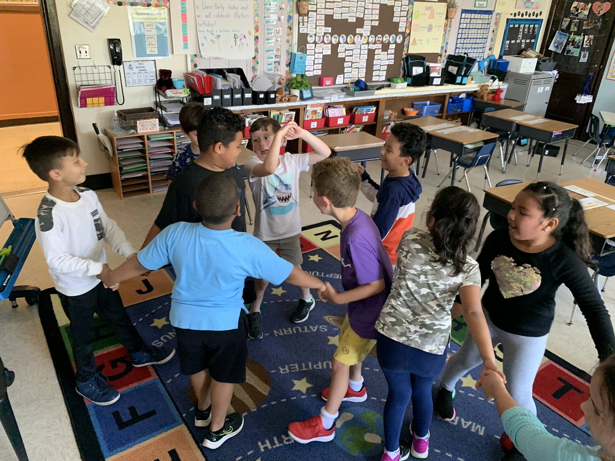 DLevitt11's tweet photo. D is for Dance Day! We definitely enjoyed some dancing today! #ABCCountdown2022 @24Kath @CZawatson #proudtoBeLB https://t.co/kgCpqkRJ9E