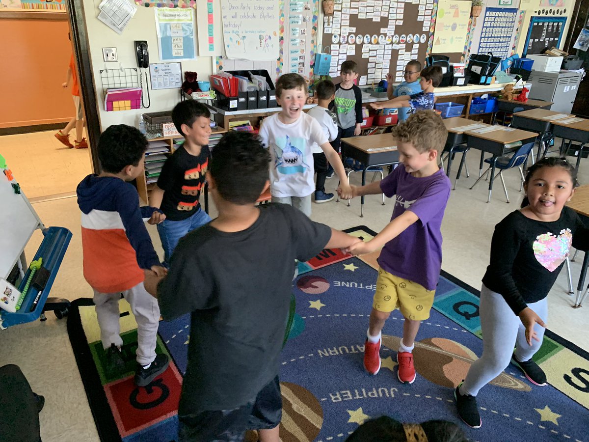 DLevitt11's tweet photo. D is for Dance Day! We definitely enjoyed some dancing today! #ABCCountdown2022 @24Kath @CZawatson #proudtoBeLB https://t.co/kgCpqkRJ9E