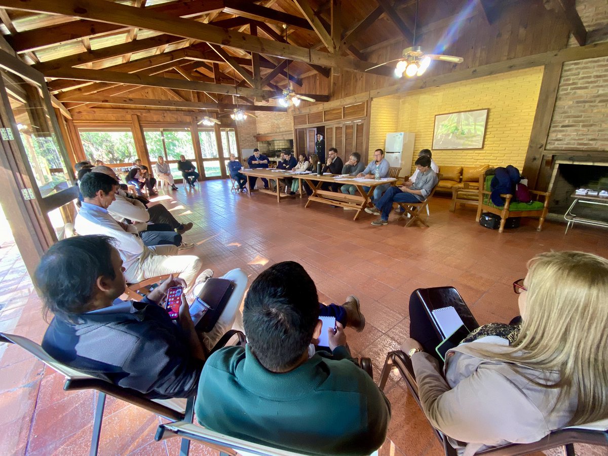PlenaMunicipios's tweet photo. Estamos sesionando en Estancia La Rinconada en el Municipio de Piedras Coloradas. Nos acompañan alcaldes y alcaldesas de la región #PlenariodeMunicipios #Municipios #Descentralizacion #Paysandu #PiedrasColoradas #MesaEjecutiva https://t.co/xMjnEJoUjW