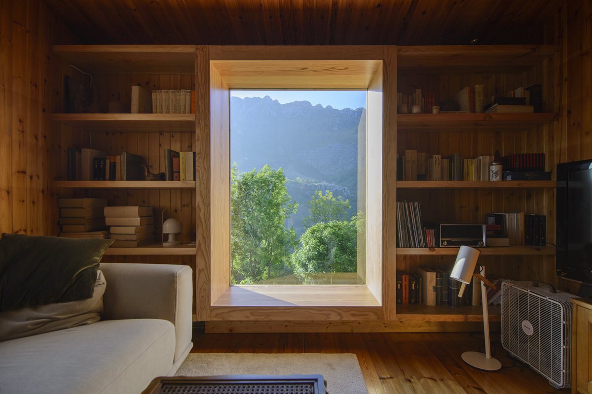 GarmendiaKarlos's tweet photo. Se tenía que hacer y se ha hecho una ventana #lodemirar https://t.co/I6brmuu2w3