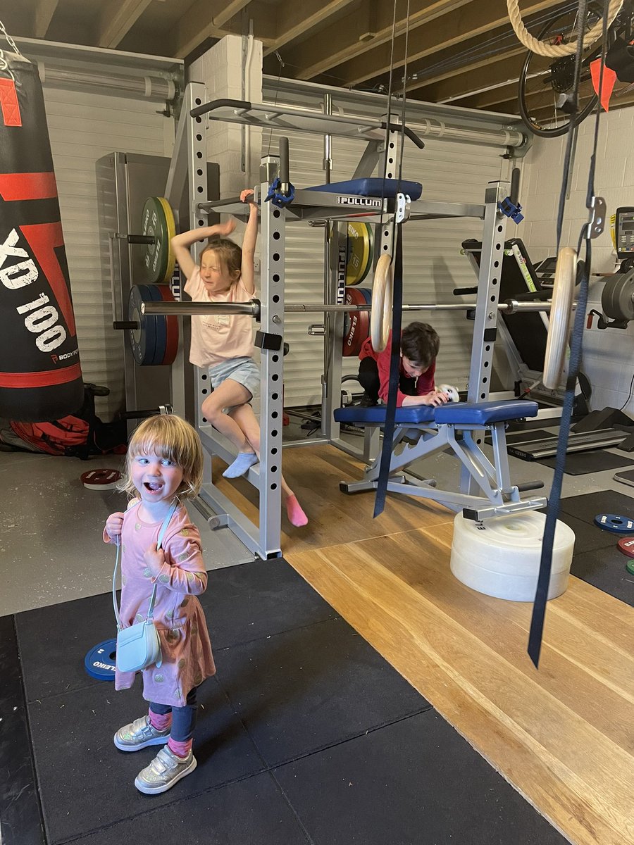 SinnottLuke's tweet photo. Tonight’s session is more challenging than usual. #daddydaycare https://t.co/bDCepkCJnM