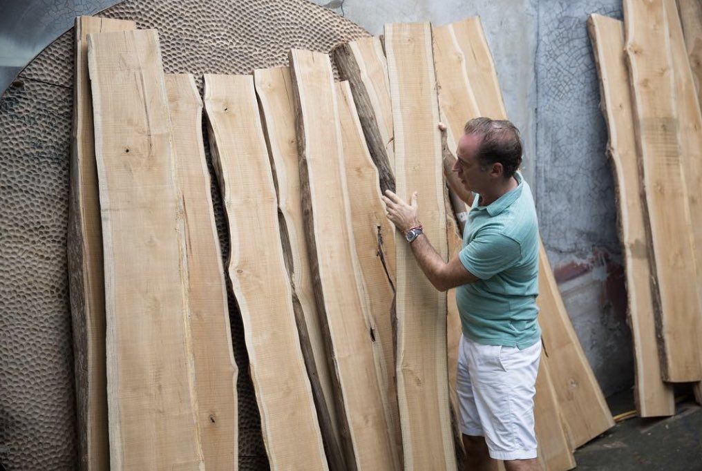 _CharlesOrchard's tweet photo. Planks of wood piled high in all shapes, sizes, and types, helping us to create beautiful, bespoke furniture designs to the highest quality.
#charlesorchard #intheworkshop #furniture #furnituremaker #furnituredesign #furnituredesigner #handmade #inspiration #designinspiration https://t.co/aV3yyIySjX