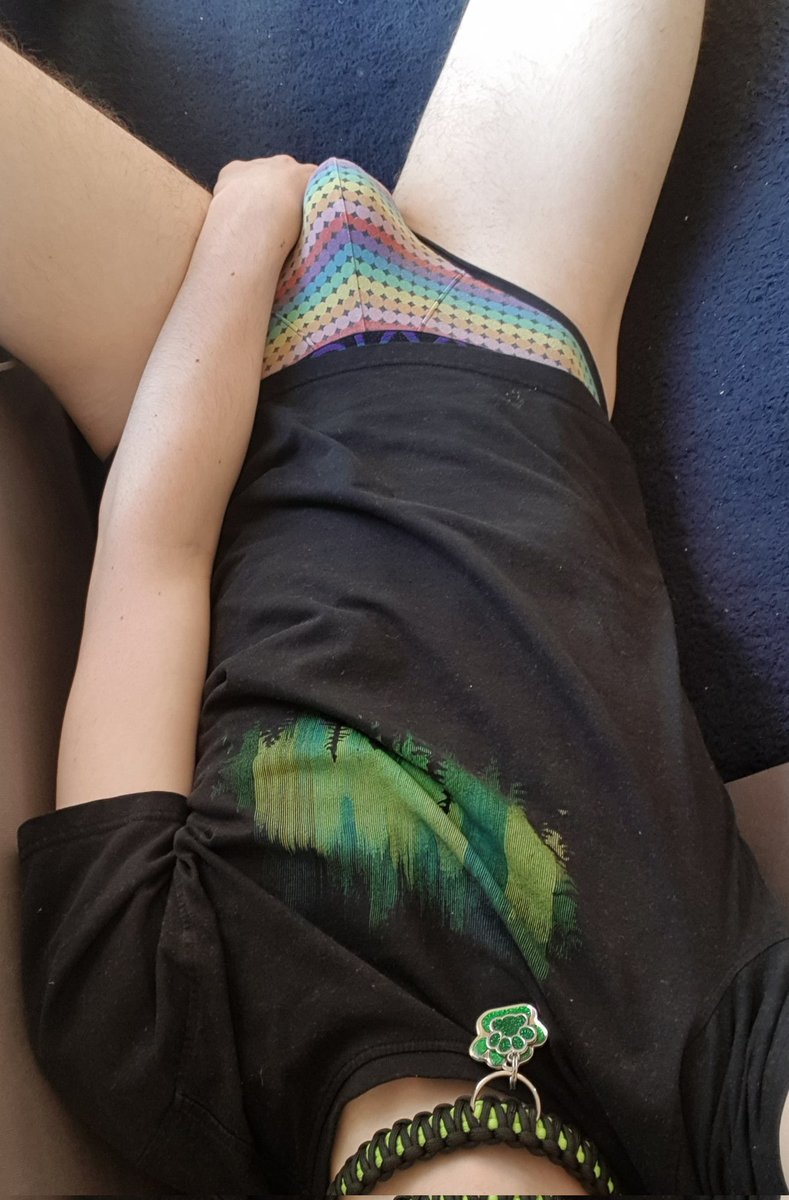 troublepup123's tweet photo. Lazy puppy. Post some pics in the comments to get me excited 😝😝 https://t.co/x7jXO6f1sd