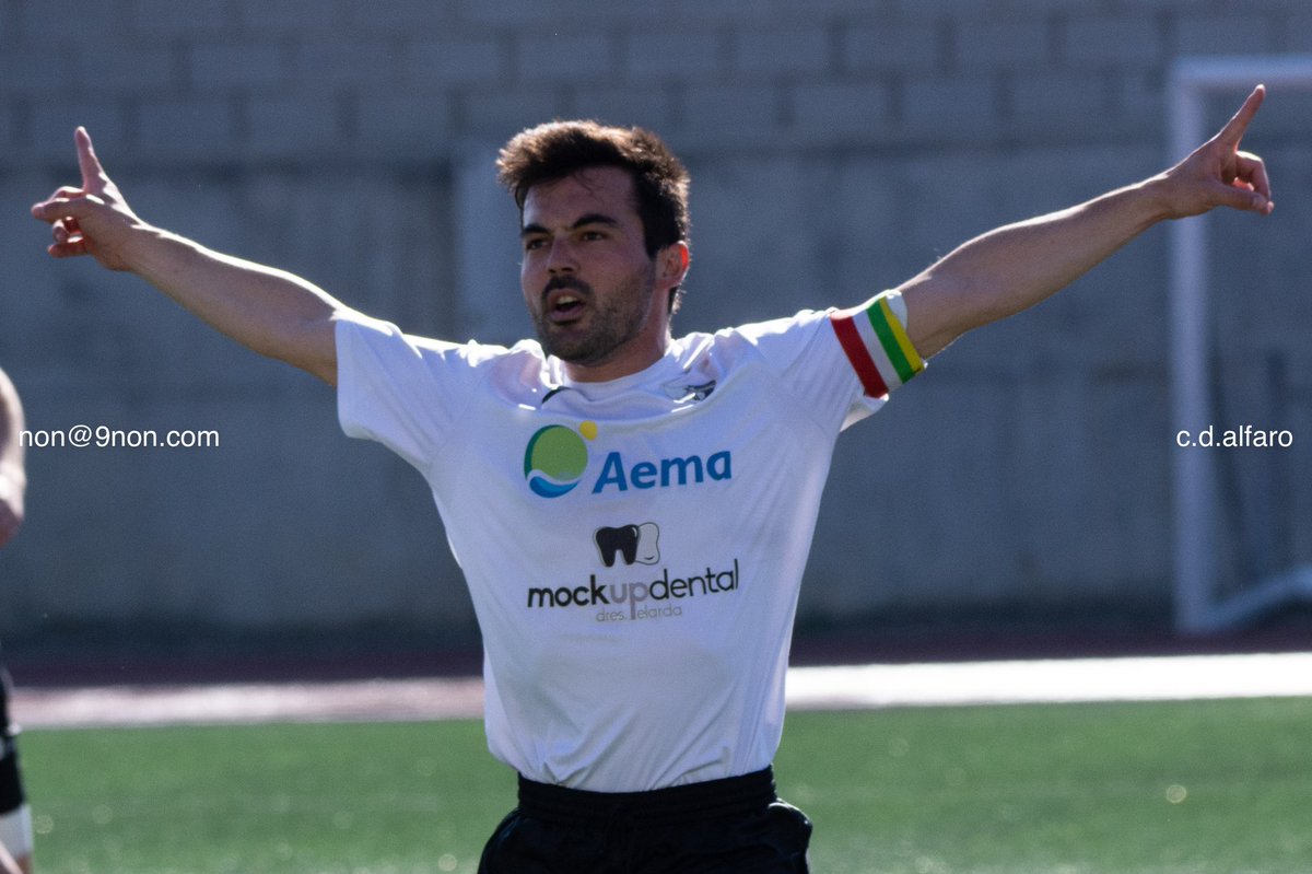 ¡Objetivo conseguido! 
Desde aquí dar las gracias a toda la gente que ha sumado su granito de arena para conseguir el ascenso! 
Orgulloso de pertenecer a este equipazo!!
¡Aúpa @CDAlfaro ! ⚪️⚫️