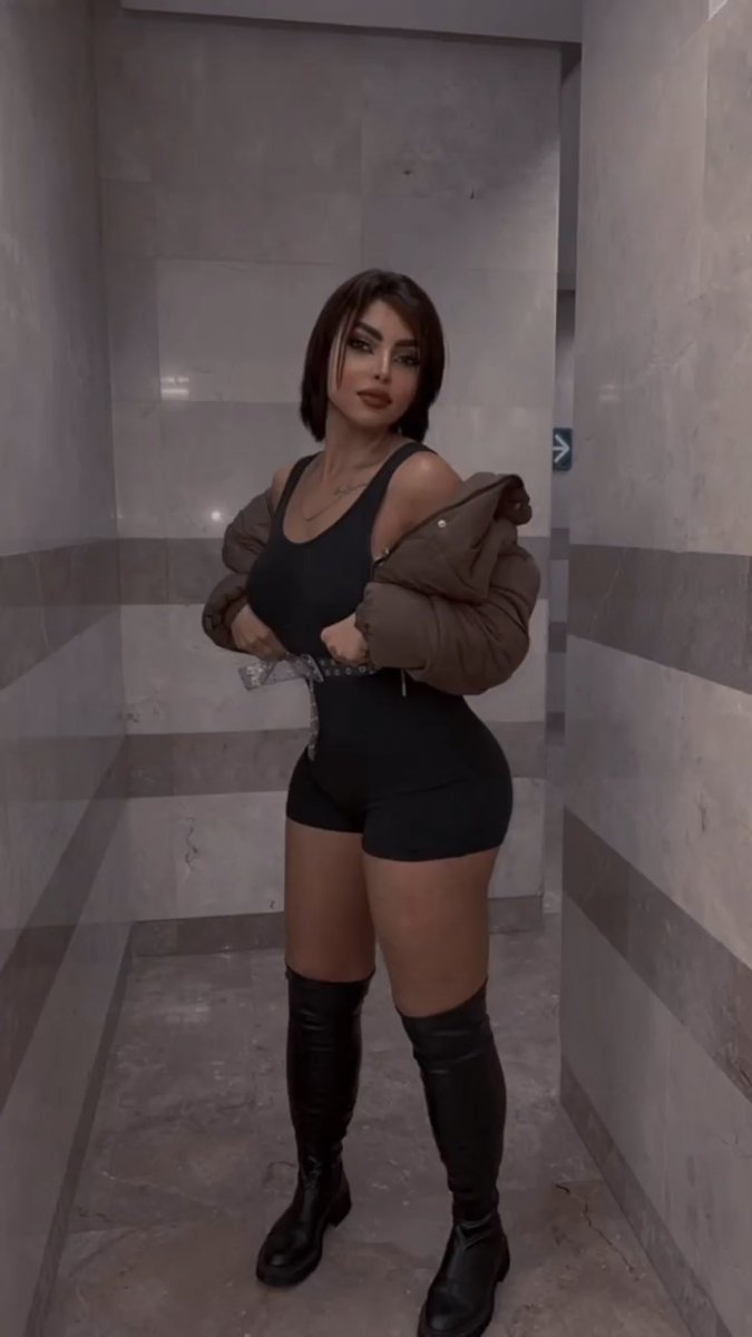 سالت اختي رحت فين                                       اجابتني بالصورة وقالت انها فالنادي