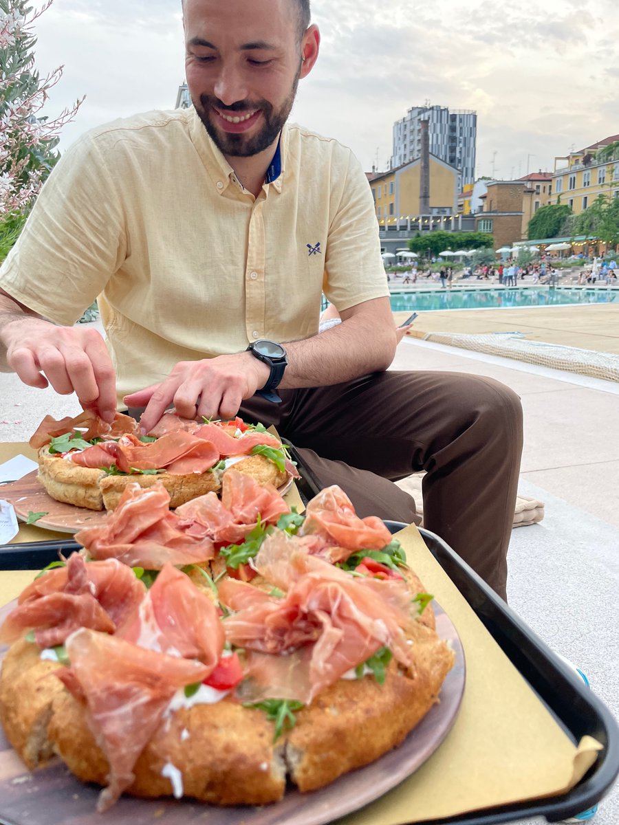 Laura Amodeo tweet media