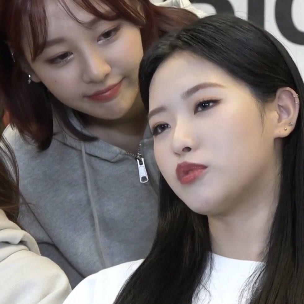 tiny_hyeju's tweet image. 🐺🤍🦢 #HappyYvesDay