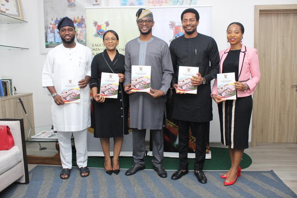 LAGOS DEVELOPS OFF-GRID ELECTRIFICATION STRATEGY, ACTION PLAN

Read more: m.facebook.com/story.php?stor…

<a href="/jidesanwoolu/">Babajide Sanwo-Olu</a> <a href="/drobafemihamzat/">Obafemi Hamzat</a> <a href="/OlalereOdusote/">Olalere Odusote</a> <a href="/Lasg_memr/">LASG Ministry of Energy and Mineral Resources</a> <a href="/gbenga_omo/">Gbenga Omotoso</a> <a href="/ACE_TAF/">Africa Clean Energy Technical Assistance Facility</a> <a href="/Lseb_Gov/">Lagos State Electricity Board</a> <a href="/MukhtaarTijani/">MTT</a> <a href="/hmokunola_/">Hakeem Muri-Okunola</a> <a href="/fjaji/">Folashade S. Jaji</a>
#LASG
#ForAGreaterLagos
