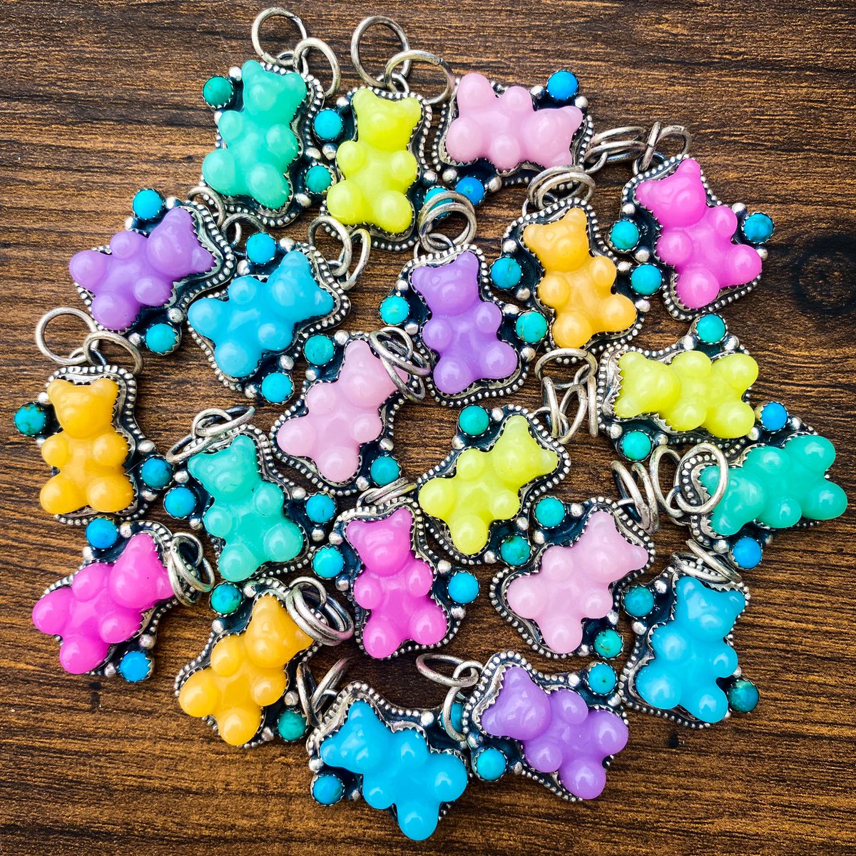 moth_metalworks's tweet photo. Pastels gums might be my new favorite🥹

Dropping at 7pm CST https://t.co/HYwhplhcIQ