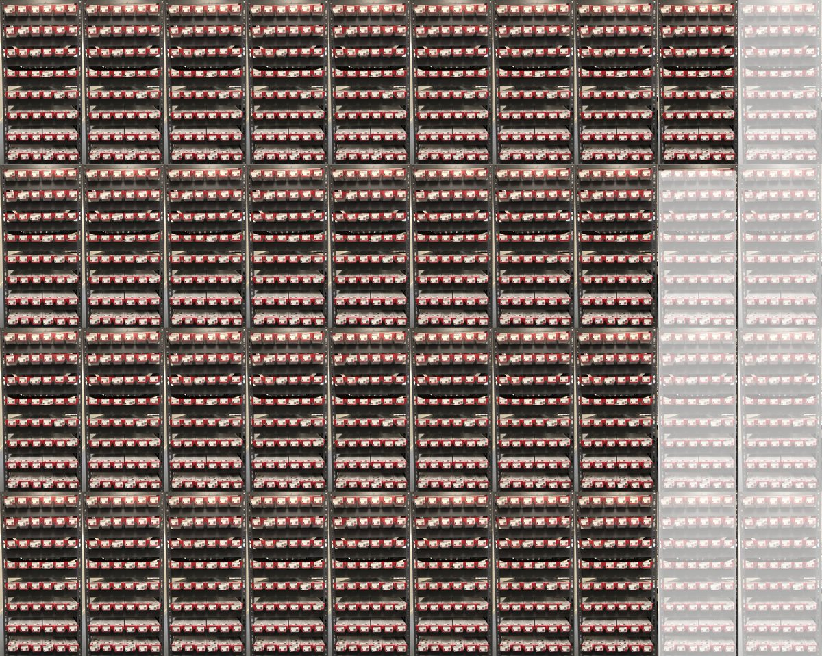 Ross_PT's tweet photo. This is how many core sections from #Exp395C we have to describe - end to end they would stretch across 23 football fields. With 4 days left @GCR_IODP, there are about 450 meters to go - wish us luck!
#IODP #NSFfunded https://t.co/Lp6iYXedAe