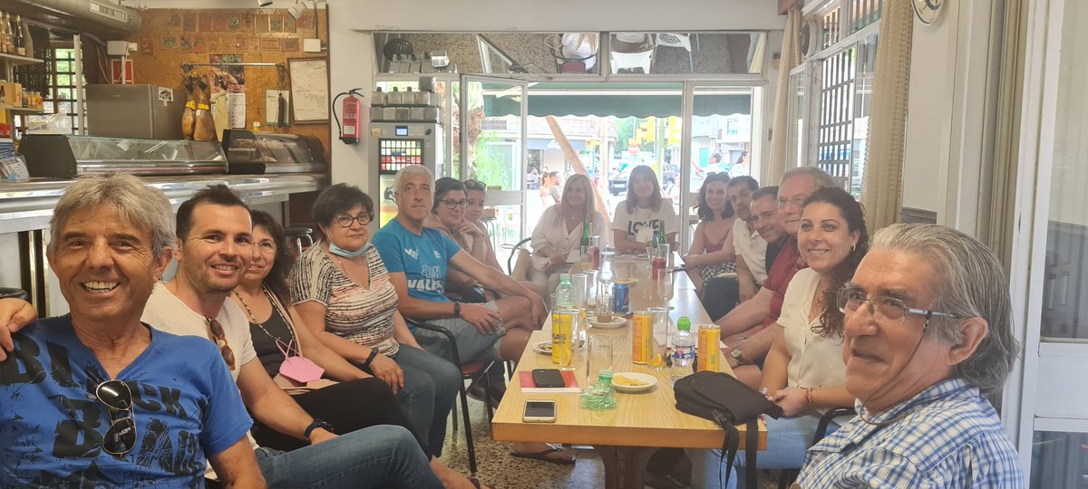 AngelicaPastor's tweet photo. Nuestro Equipo de Barrio Son Oliva está en plena forma, mucha participación y muchas propuestas 😍 Arriba #activistasdecalle #sonoliva @adngarciacampos @PSOEPalma https://t.co/Jut7nXADUM