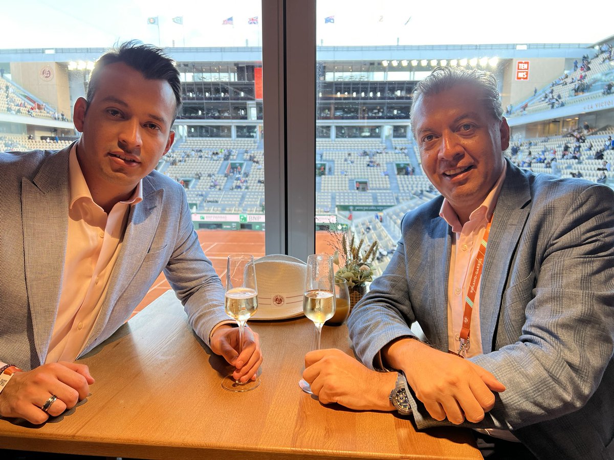 contracara68's tweet photo. En #ModoTenis
Primero @RafaelNadal y ahora esperando a Djokovic!
#RolandGarros https://t.co/n57qKuHlow