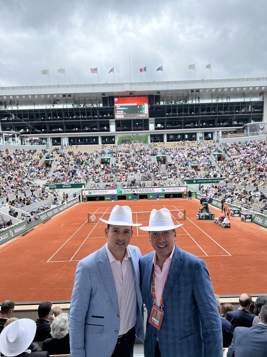 contracara68's tweet photo. En #ModoTenis
Primero @RafaelNadal y ahora esperando a Djokovic!
#RolandGarros https://t.co/n57qKuHlow