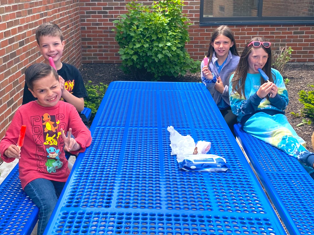 awlsmo's tweet photo. “Popsicles with the Principal” was popular on the character wheel this month!  Thank you for being great Generals! #PBIS #BeAGeneral #GeneralExpectations https://t.co/e7cjciWXGn