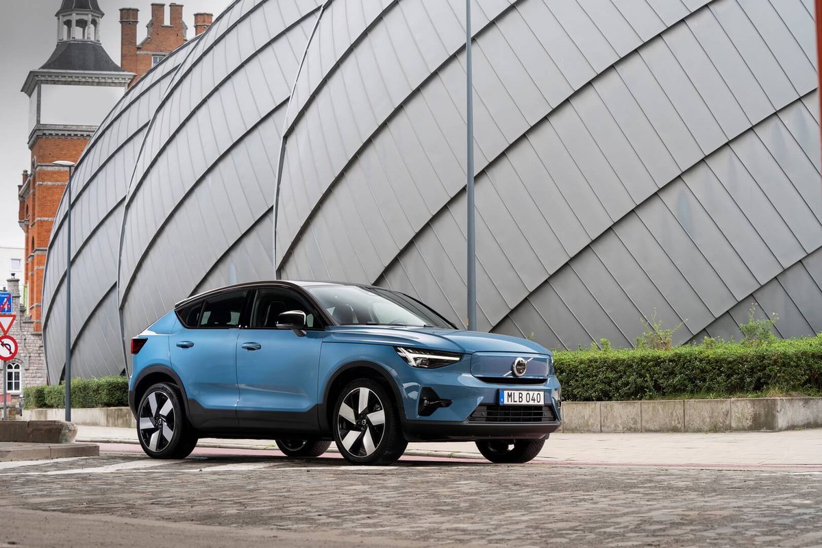 HEvCarsUA's tweet photo. Електромобіль Volvo C40 Recharge нагородили за найвищий рівень безпеки → https://t.co/uShnGj9KX3 https://t.co/vSLeZSHQUC
