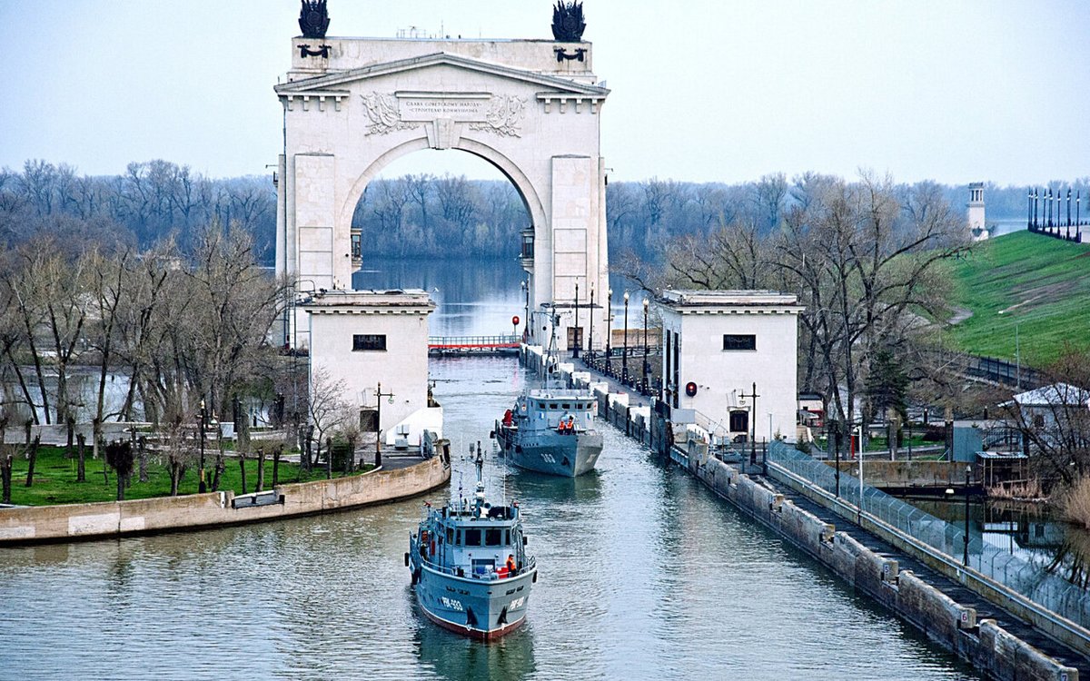 RobertSteuckers's tweet photo. La Russie souhaite que le transit par voies d'eau entre la mer Caspienne et la mer d'Azov reste ouvert toute l'année https://t.co/jaurZWrVLb #MerDAzov #Russie #Don #Volga #MerCaspienne #CanalDonVolga https://t.co/O6yNmVQfJb