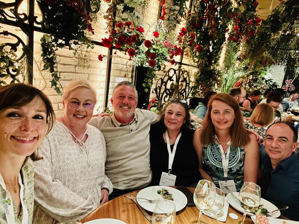 Finally @TheEAIE dinner together in person, in beautiful Barcelona. Starting again where it ended! <a href="/Rene_Teunissen/">René Teunissen</a> <a href="/elsa_zenatti/">Elsa Zenatti-Daniels</a> <a href="/AACSB/">AACSB</a>