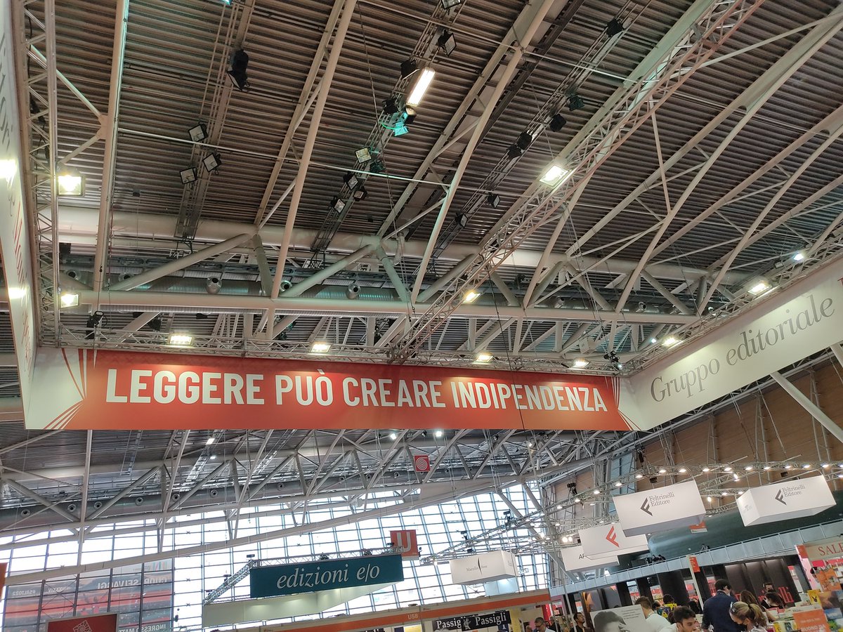 CosimaTicali's tweet photo. Storie scritte, raccontate, condivide...in ottima compagnia 📚♥️
#SaTo22 #salonedellibro #salonedellibro #libri #leggere #leggerechepassione https://t.co/Xf9lz8ulZq