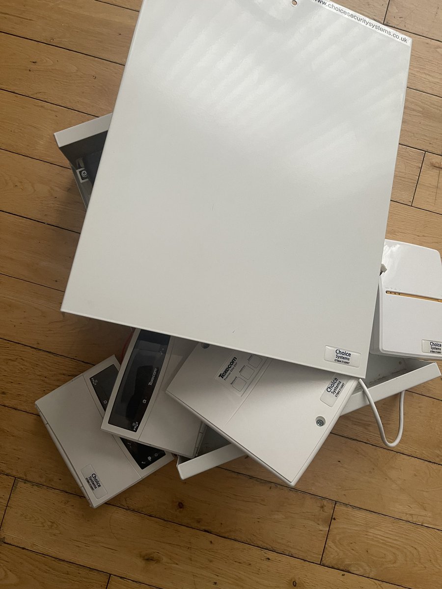 Finally got round to changing the house alarm! Out with the Elite 24 and in with an <a href="/OrisecLtd/">Orisec</a> CP60 and RK850 keypads!