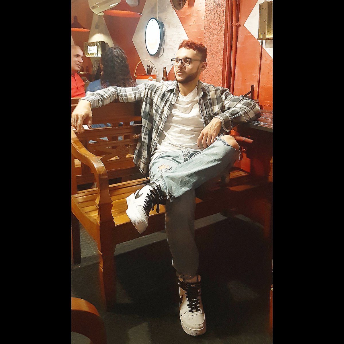 edmilson_90's tweet photo. A tranquilidade no olhar de quem não deve nada a ninguém.
P.S: Só espero que nenhum funcionário do Banco do Brasil leia essa legenda.
#RezaForte #Bar #RioDeJaneiro #Méier #Carioca #BrazilianMan https://t.co/WFlFu96tmn