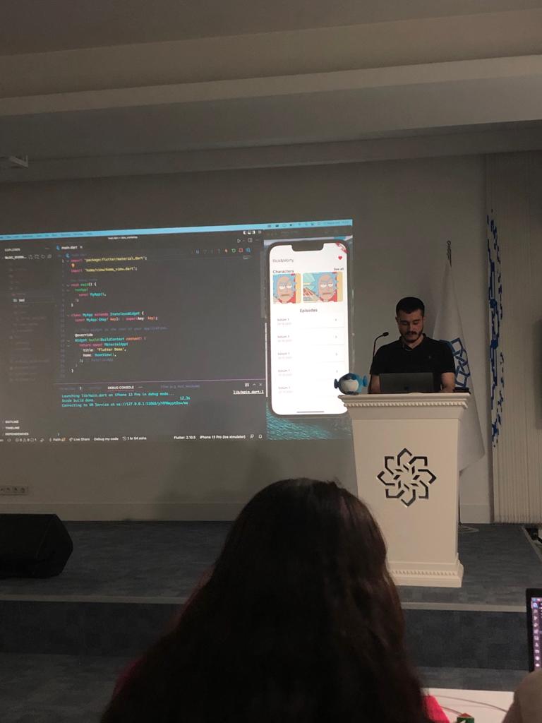 21 Mayıs cumartesi <a href="/Flutter_Turkiye/">Flutter Türkiye 💙</a>  tarafından organize edilen "Ankara Workshop" harika geçti. Elimden geldiğince Bloc Pattern ve flutter_bloc kütüphanesini anlatmaya çalıştım. Bu tecrübeyi edinmem için bana fırsat veren <a href="/kadriyemct/">Kadriye Macit 💙🧡</a> ve Flutter Türkiyeye teşekkürlerimi sunarım.