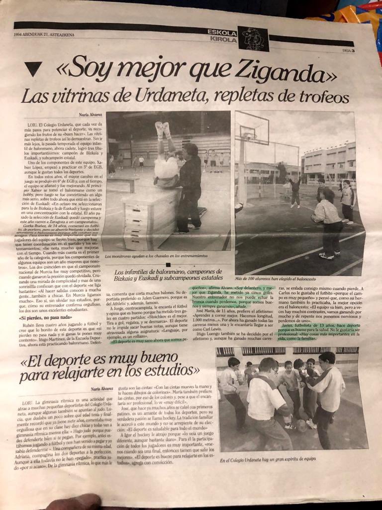 JaviEsgueva's tweet photo. @Trucco10 El tío era “mejor que Ziganda”.

Pocos pueden presumir de que Telmo Zarra le entregara el trofeo al máximo goleador de su torneo… pero claro, seguido de dos besos, un cachetito y un “dedícate a estudiar” 

Telmo, Trucco y Cuco 🙌

😂😂😂😂 https://t.co/XNDxcpn2JX