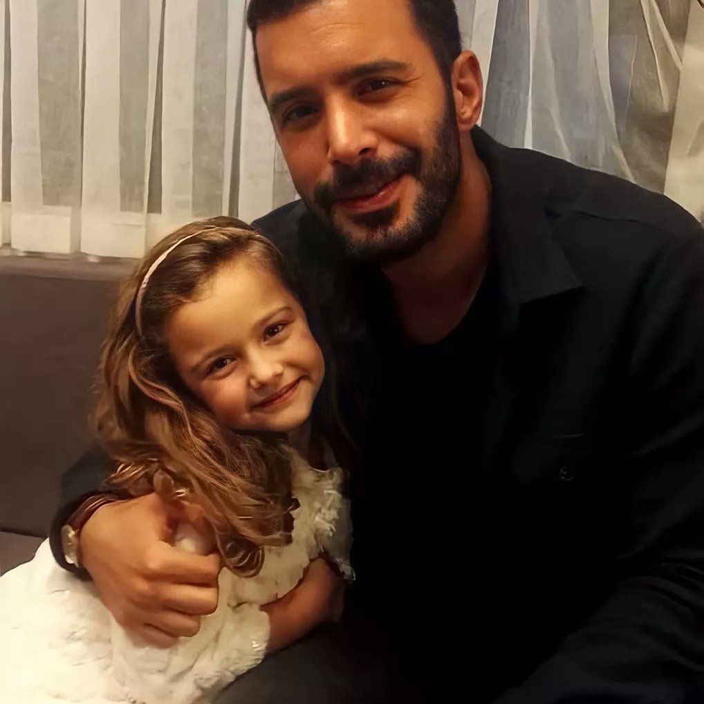 omredfe's tweet image. #barisarduc X #babygirl🎀 

💫 #specialpost 
#picoftheday 

It's really a big shocking news for me 🙂 

I don't know how can I console myself .... 

But I believe ☺️ 

He will be the best father ever ! 

#congrats🎉 to dear 
  @arducbrs #arducbrs 

#tags 
#kiralikask #kuzgundizi