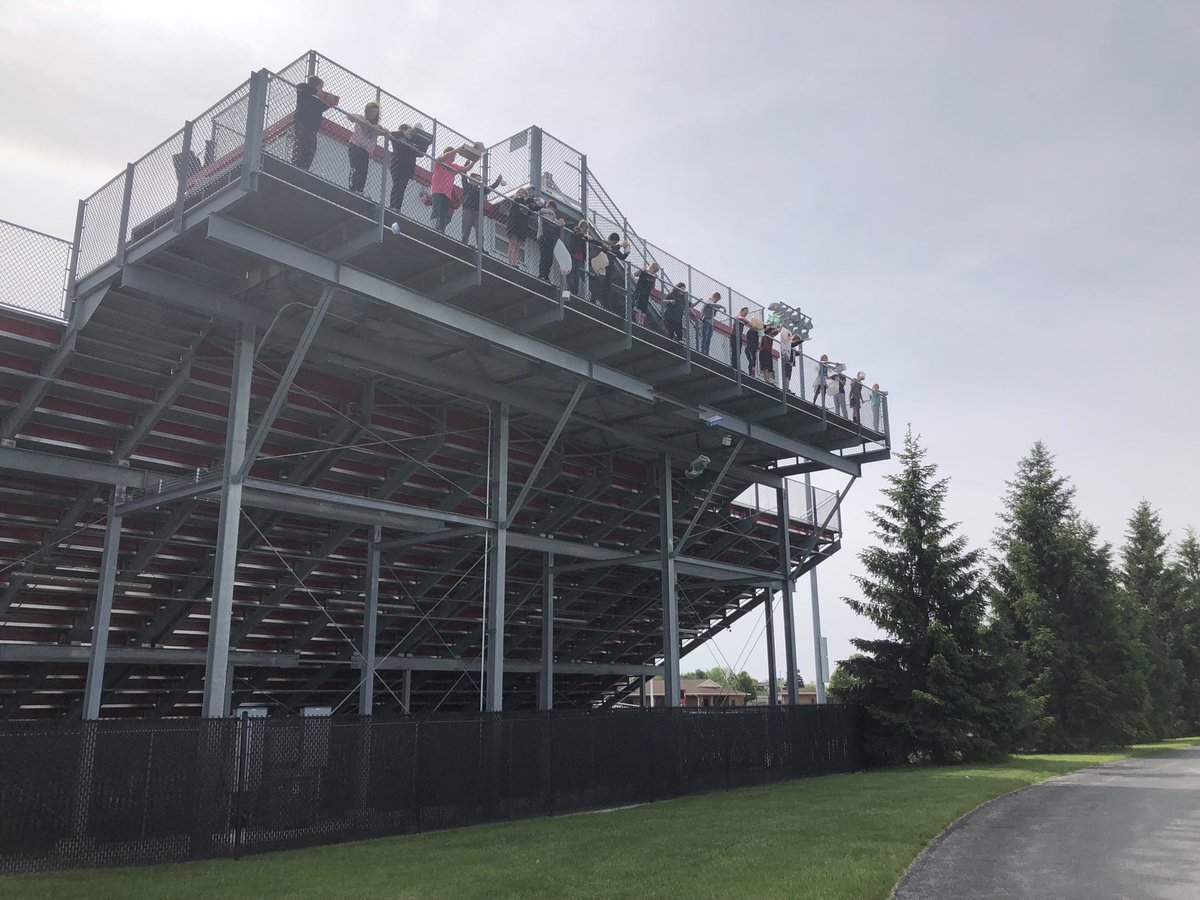 mrslinderwell's tweet photo. Grade 4 Eggdrop! #BHESJumpIn https://t.co/NcNrj581Uz