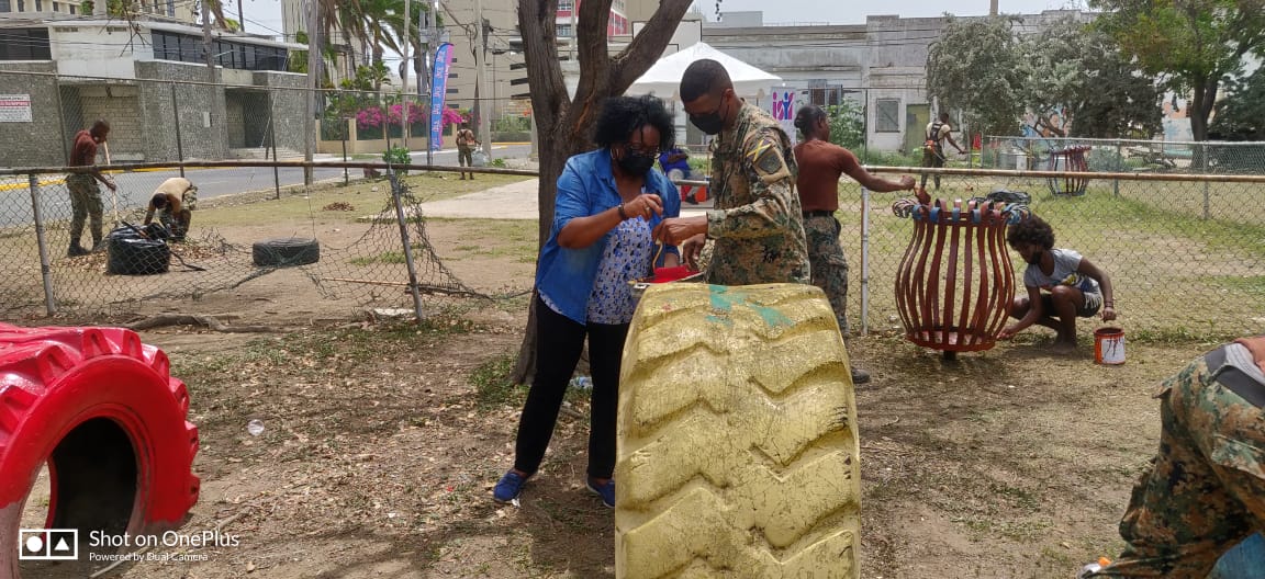 JSIFJA's tweet photo. #AllInADaysWork
Mona Sue Ho, our Senior Manager for Social Development is fully engaged as she contributes to #LabourDay2022 in the Parade Gardens community.
#JSIFJa https://t.co/xUHIHgKOPK