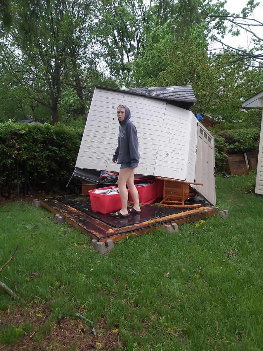 kimDrysdale's tweet photo. Holy crap...this storm owned us...thank God we're all safe! #Ottawastorm #byebyetrees https://t.co/H0p9IfZDGY