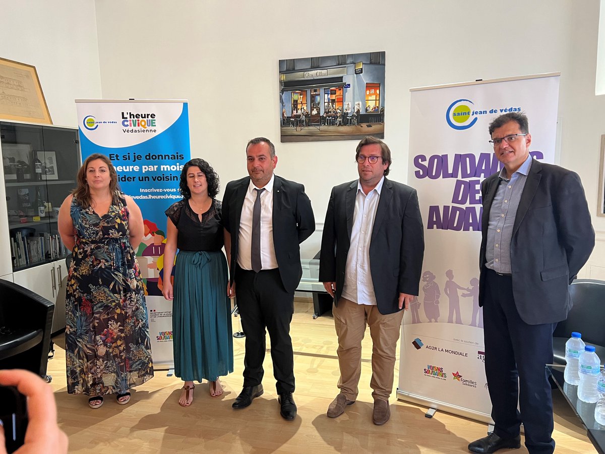 L’Heure Civique (@heurecivique) on Twitter photo Première dans #Herault lancement de #HeureCivique à @SaintJeandeVdas par @riofrancois maire de #sjdv Frédéric Roig président <a href="/ASSOMAIRES34/">AMF34</a> <a href="/AtanasePerifan/">Atanase Périfan ن</a> <a href="/lea_bruel/">Léa Bruel</a> Claire Maurin avec le programme #SolidairesdesAidants soutenu par <a href="/AgircArrco/">Agirc-Arrco</a> <a href="/AG2RLAMONDIALE/">AG2R LA MONDIALE</a> <a href="/Heraultinfos/">Département de l'Hérault</a> Première dans #Herault lancement de #HeureCivique à @SaintJeandeVdas par @riofrancois maire de #sjdv Frédéric Roig président <a href="/ASSOMAIRES34/">AMF34</a> <a href="/AtanasePerifan/">Atanase Périfan ن</a> <a href="/lea_bruel/">Léa Bruel</a> Claire Maurin avec le programme #SolidairesdesAidants soutenu par <a href="/AgircArrco/">Agirc-Arrco</a> <a href="/AG2RLAMONDIALE/">AG2R LA MONDIALE</a> <a href="/Heraultinfos/">Département de l'Hérault</a>
