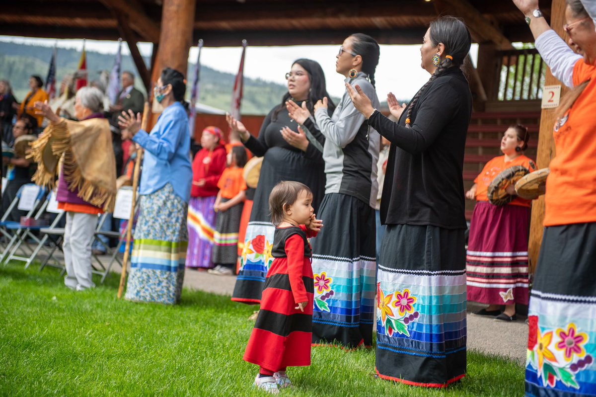 GGCanada's tweet photo. “The time for ‘we didn’t know’ is over.”
 
To read #GGSimon’s full remarks at a memorial event commemorating one year since the confirmation of unmarked graves at a residential school in Kamloops, British Columbia,
visit:   https://t.co/Vkc6nKpoMu https://t.co/dcfdhNcx7c