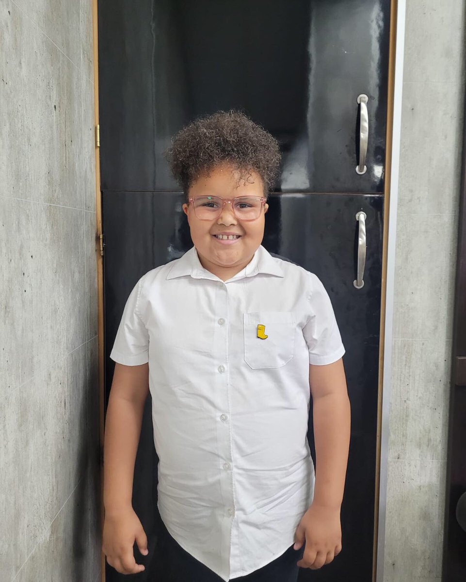 LazarouBros's tweet photo. This beautiful young lady shaydee aged 8 new exactly what she wanted today from long to #shorthair #clippercut #curlyhair #naturalhair #naturallycurly #naturallook #afrohair #curlessence #keracare #affirmcare @KeraCare #teamlazarouchurchillway #allhairtypes #cardiff #southwales https://t.co/Bqs1D1OeNe