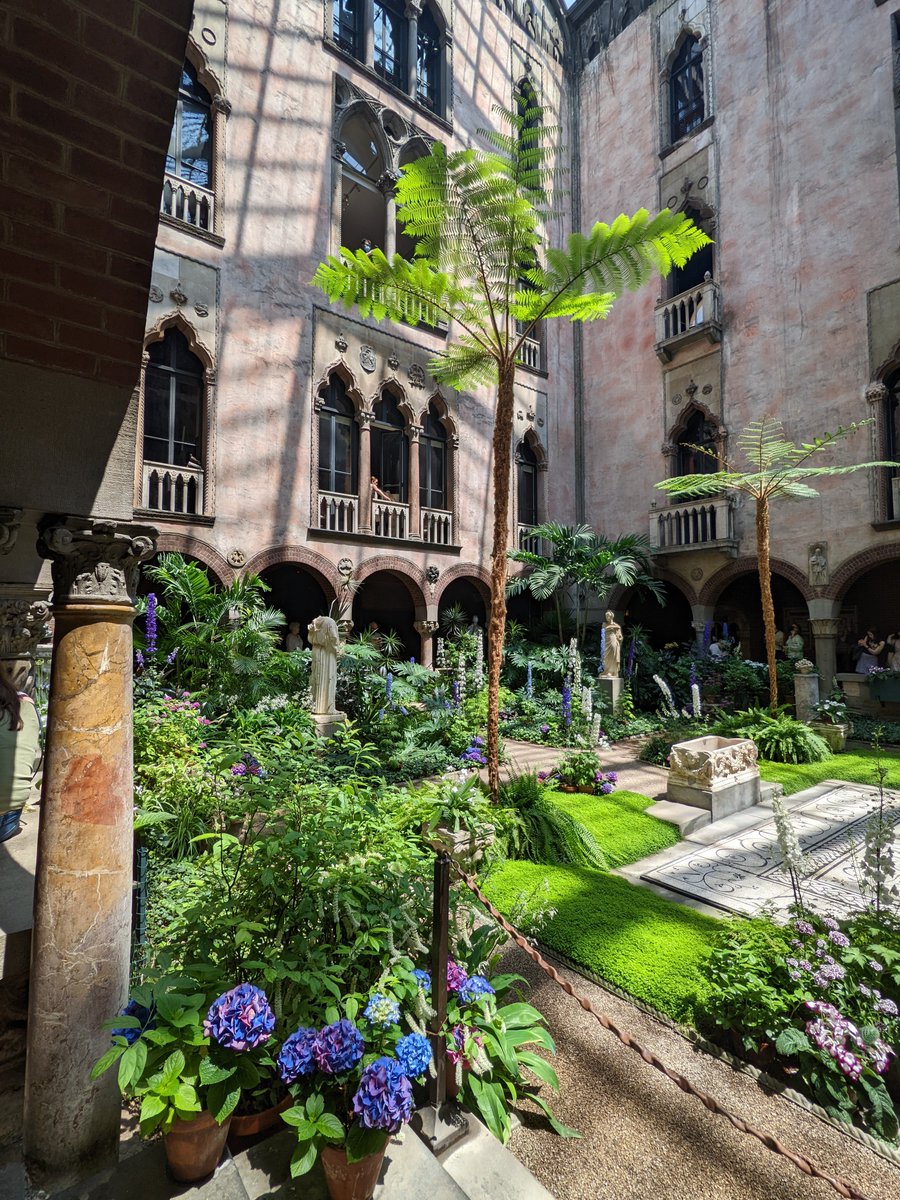 jenroko's tweet photo. And how amazing was Boston this weekend? Also visited @ICAinBOSTON, (Arcmanoro Niles + Aubrey Levinthal) #APlaceforMe figurative portraiture😍 + @gardnermuseum, an eternal favorite🏵️The city was showing its best side for us #AAM2022 5/7 https://t.co/9y8qZJKbXn
