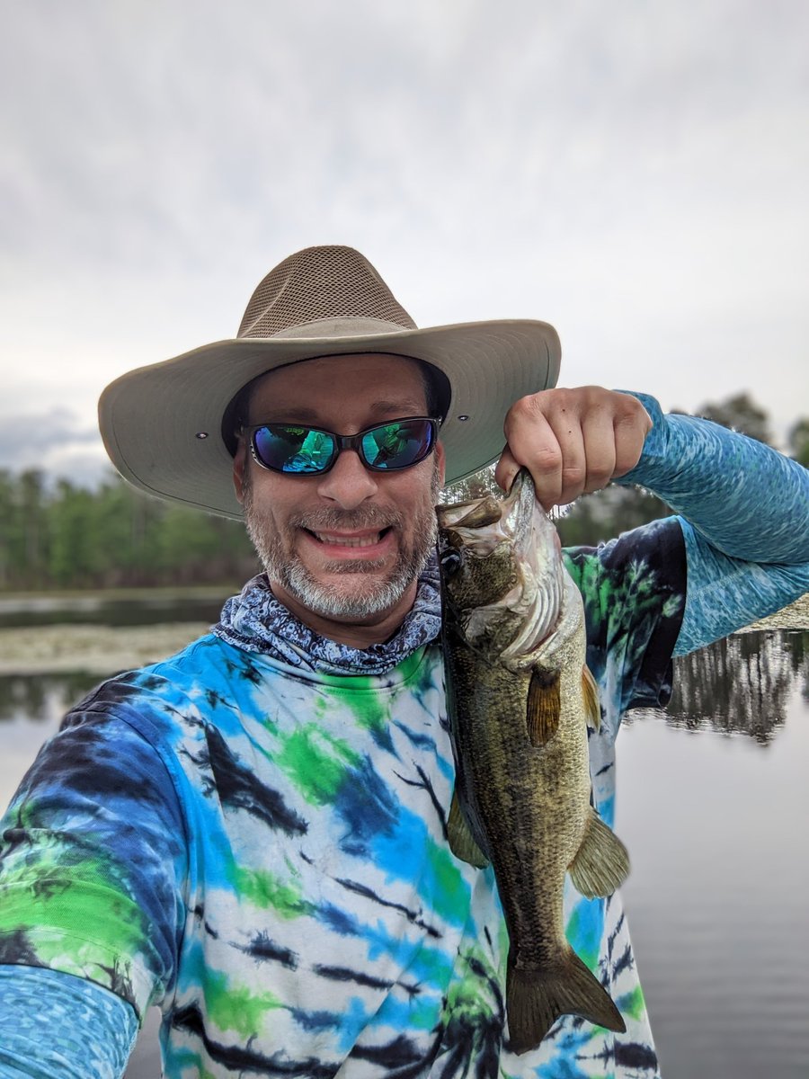 TwoSpiceGuys's tweet photo. We were blessed to fish a 7 acre bream &amp; largemouth bass stocked pond in S. GA &amp; have a delicious fish fry right onsite. It was so worth the drive. 😎 Doesn't get any fresher than that folks. 🤤🤤Thank you to our gracious hosts! (not pictured) https://t.co/R7o2iGiDmy