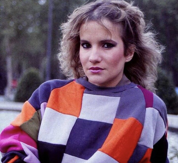 Ayy mi luu😭 feliz cumpleaños nena 5 años celebrando tus cumpleaños te adoro!! Ya 61 años 😢❤️  espero que sigas cumpliendo muchísimos más mi luci💓 <a href="/PimpinelaNet/">Pimpinela</a>